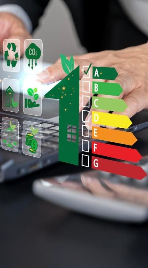 Icônes environnementales et graphique énergétique sur une tablette à Caen pour audit énergétique.